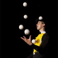 Denis - Juggler with Balls